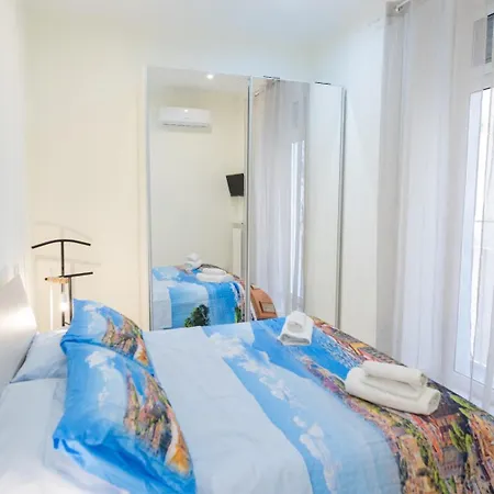 Benni House * Naples